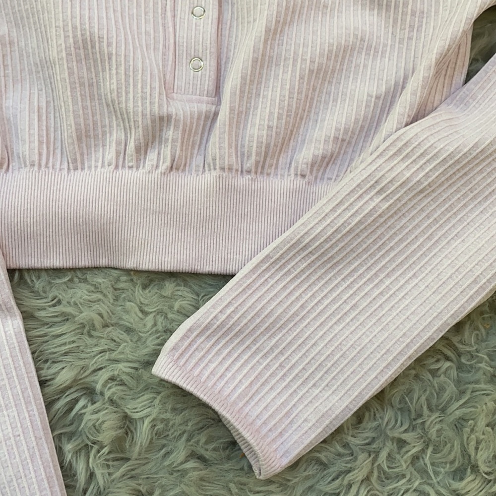 🌺Free people through the night Henley crop top - Picture 10 of 15